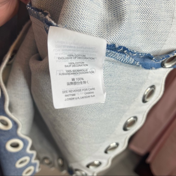 J. Crew Chambray Scallop Grommet Hem Top Size 6 - Picture 7 of 7